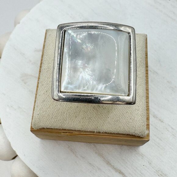 Mother Of Pearl Large Chunky Square Silver Tone Ring Size 7 - Picture 1 of 8